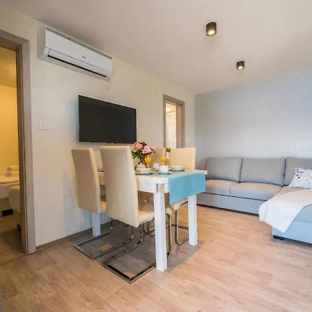 Nyaraló Sea Side Mobile By Interhome